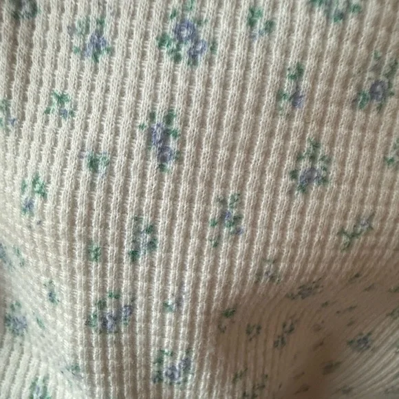 Things Between Cream and Blue Floral Ava tank top - Picture 3 of 4